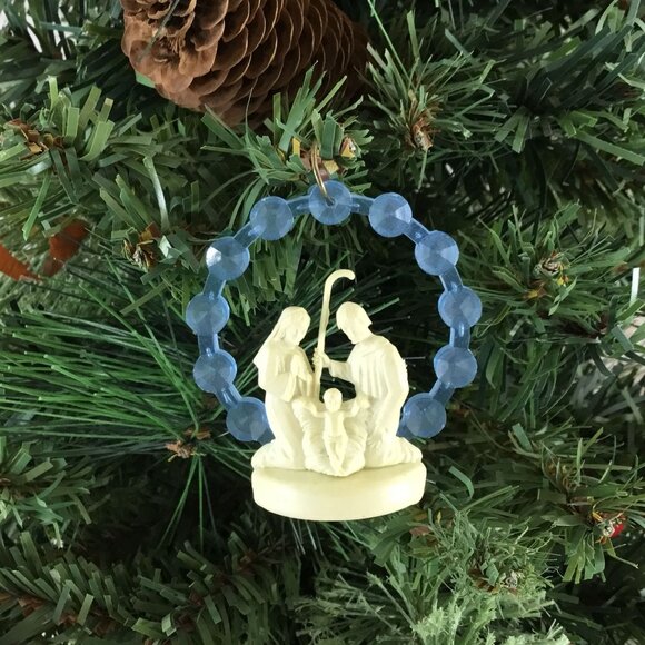 Vintage Nativity Scene Ornament With Blue White Plastic Hanging Decoration - Picture 1 of 7